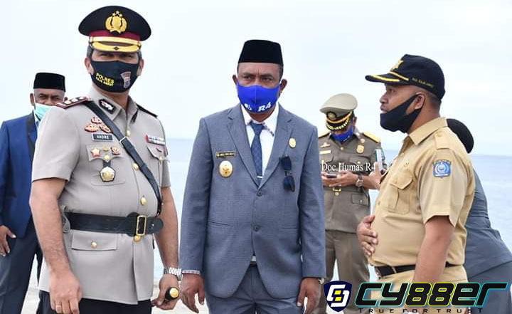 Jelang HUT Bhayangkara ke-74 Polres Raja Ampat Gelar Ziarah Laut dan Tabur Bunga